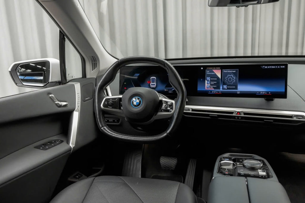 BMW iX xDrive 40 2022  Elétrico Premium