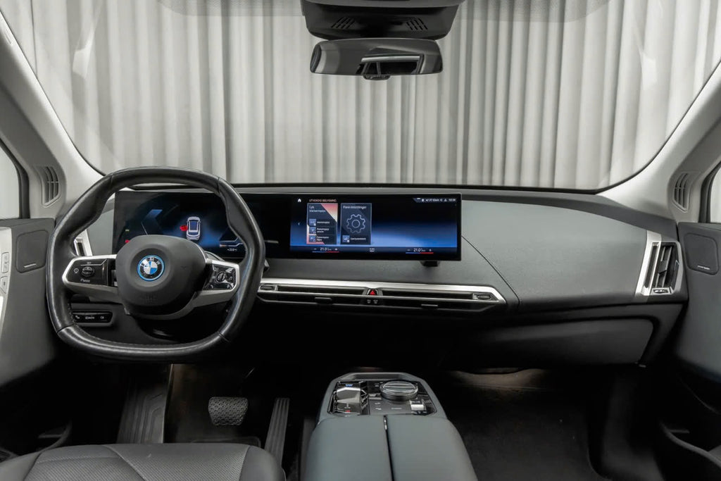 BMW iX xDrive 40 2022  Elétrico Premium