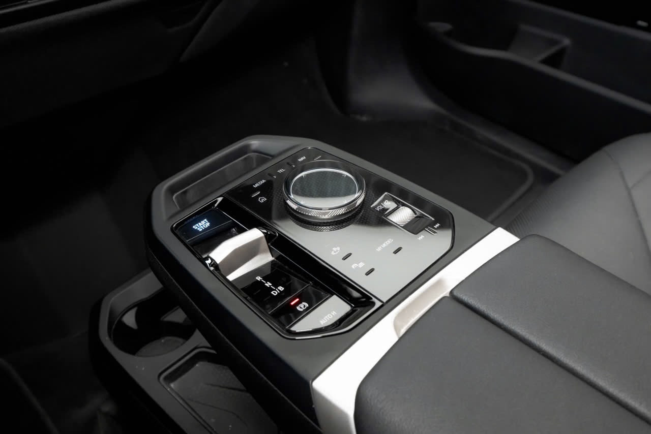 BMW iX xDrive 40 2022  Elétrico Premium